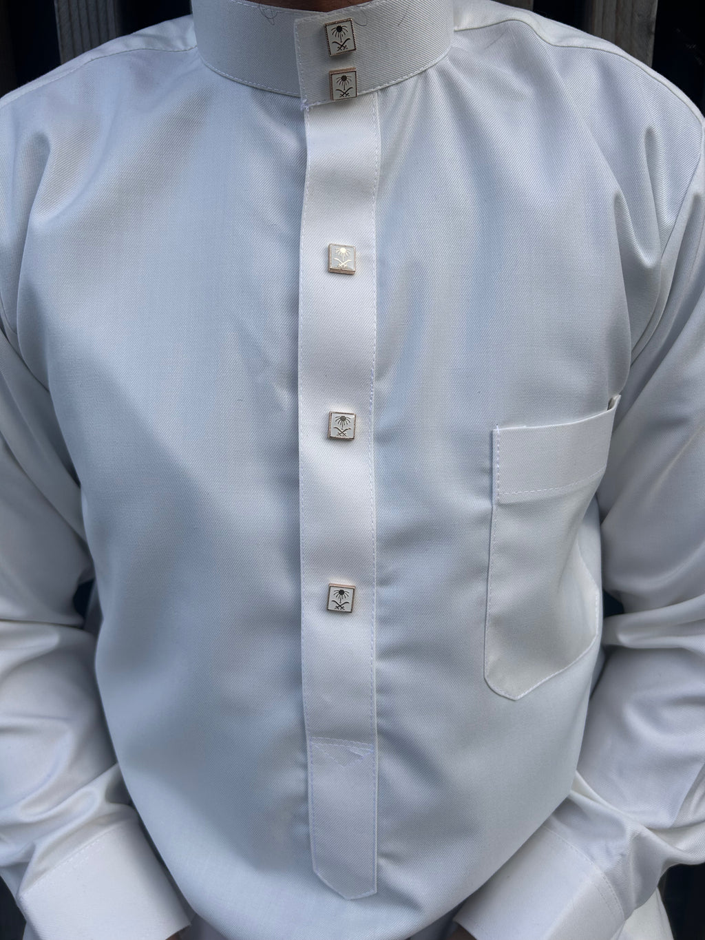 Ajū blanc cassé bouton doré