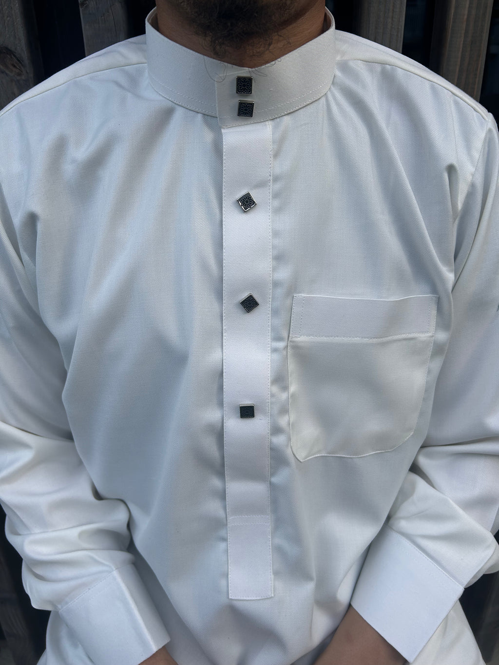 Ajū blanc cassé bouton noir